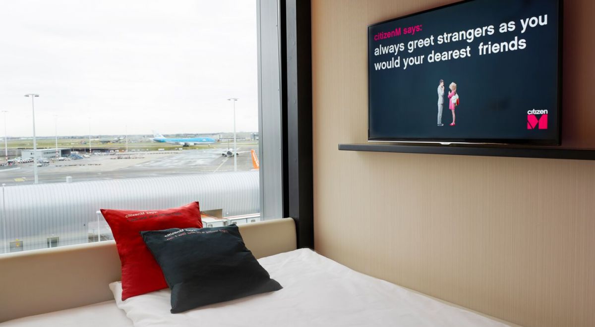 citizenM Amsterdam Schiphol airport - guestroom